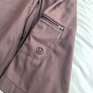 Women's Lululemon lightweight shorts -size 6